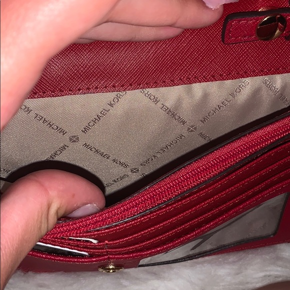 Red Michael Kors crossbody - Picture 3 of 4